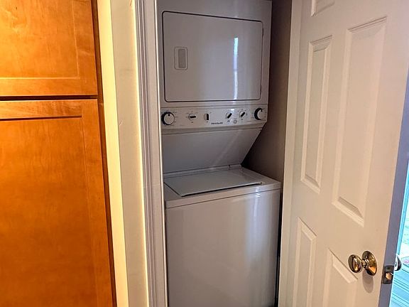 3rd image of 116 N Winooski Ave #9
