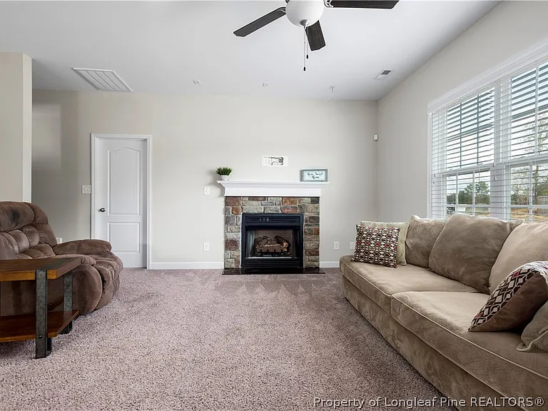 820 Leah St — Photo 13