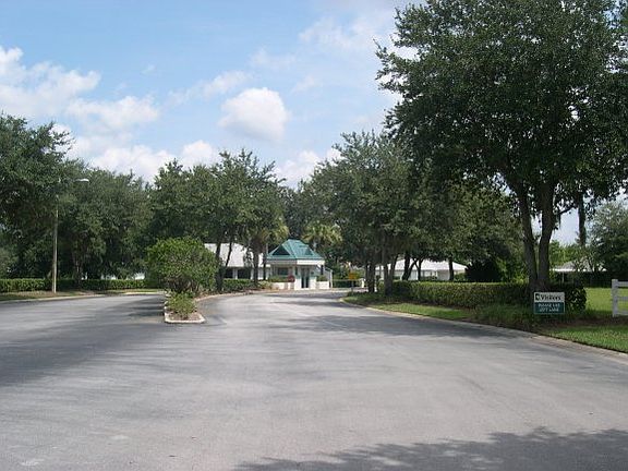 3rd image of 4511 N Lake Vista Trl