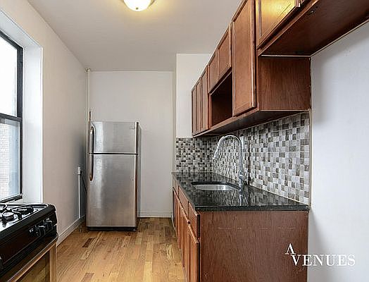 3rd image of 1631 Carroll St #1A