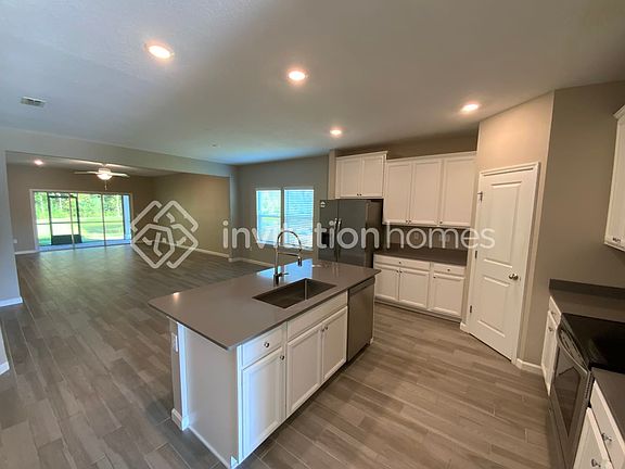 4th image of 6382 Starlight Dr