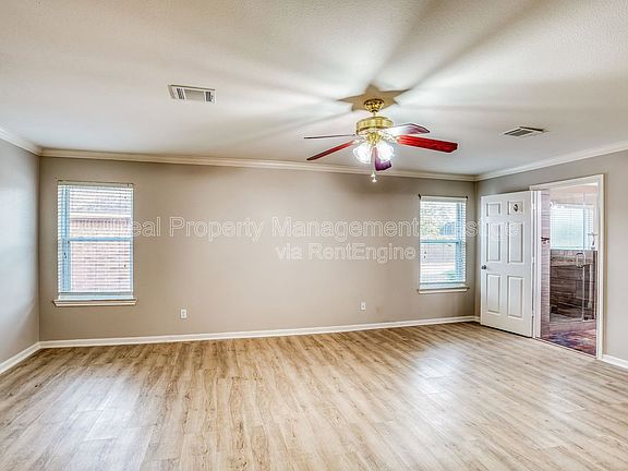 5th image of 2309 San Augustine Ln