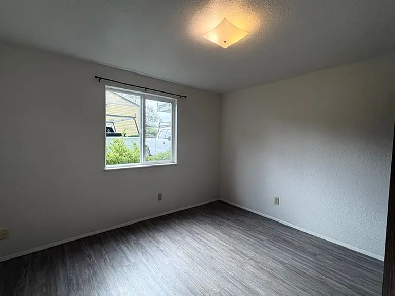 680 D St — Photo 7