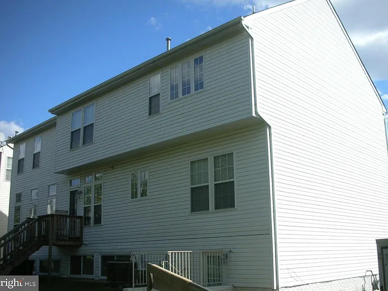 11403 Potomac Oaks Dr — Photo 2