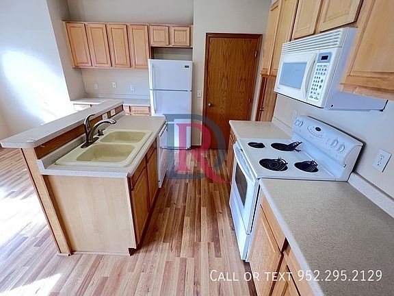 5th image of 717 Smith Ave S Unit B