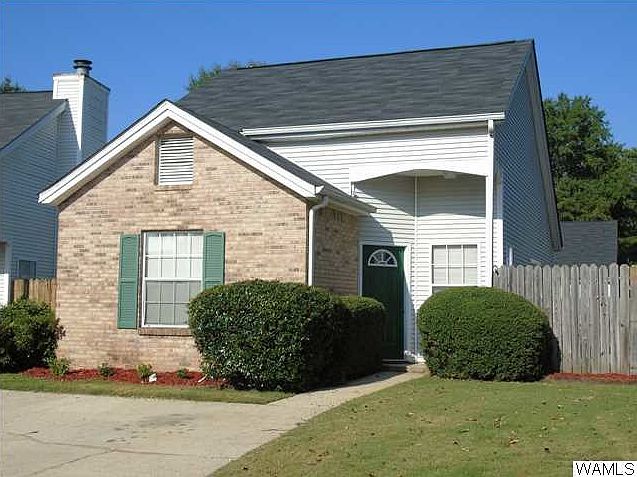 1st image of 2904 Robinwood Ln