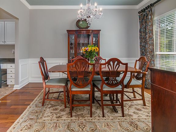 4th image of 292 Dandridge Dr