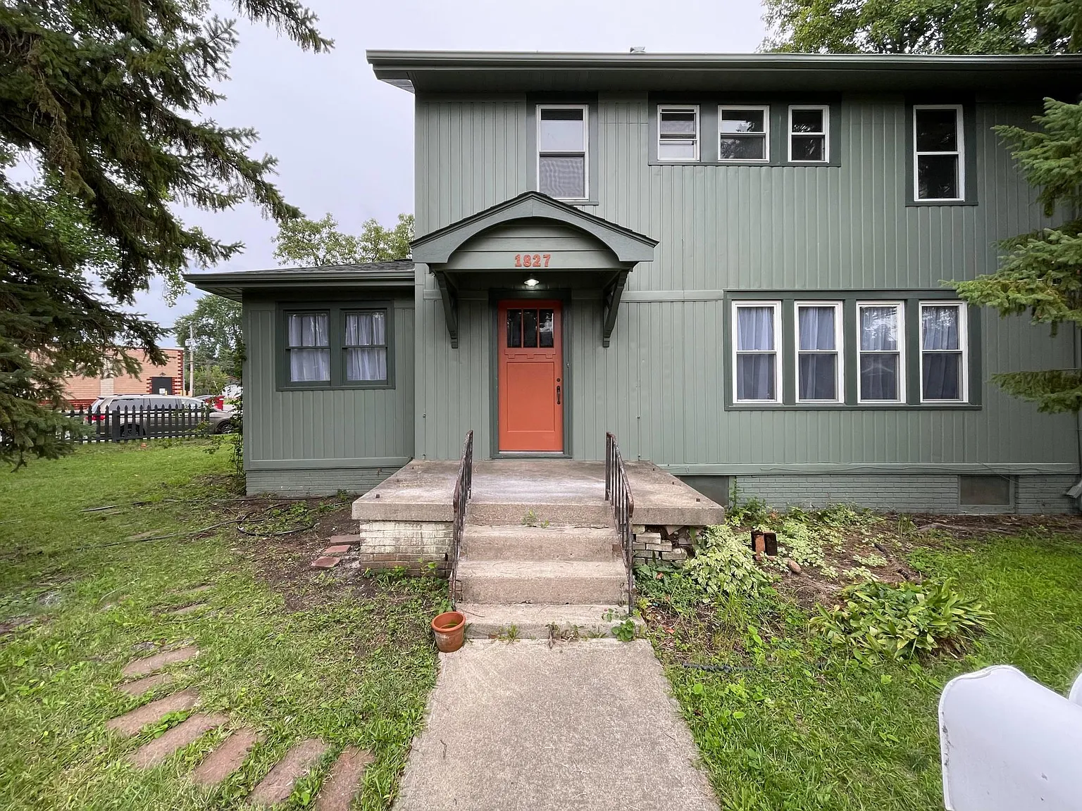 1827 Main Street — Photo 2
