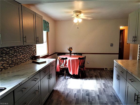 5th image of 6610 Applewood Blvd