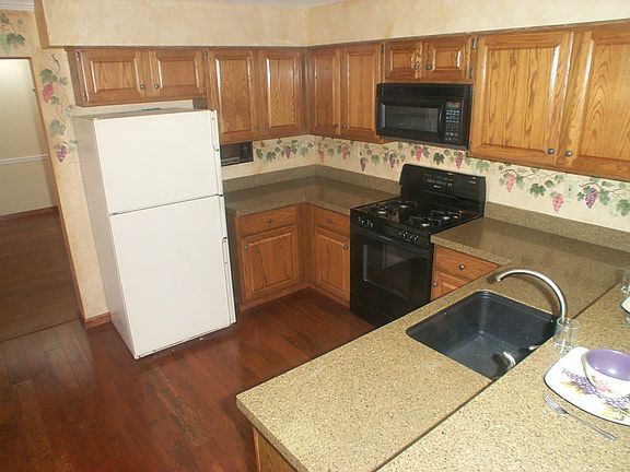 Upgraded Kitchen with Granite