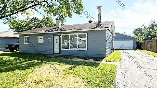 3245 Chrysler St — Photo 1