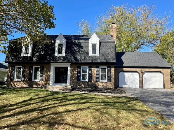 888 Sandalwood Rd E, Perrysburg, OH 43551