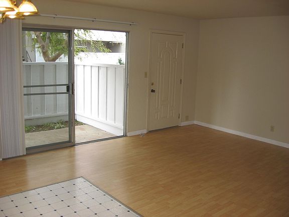 4th image of 10227 Beardon Dr APT 1