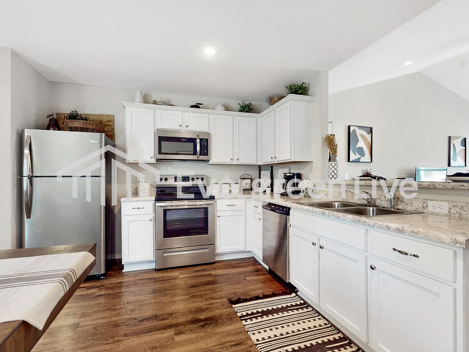 4 bed, 2.0 bath, 1470 sqft, $1,515 — Photo 4