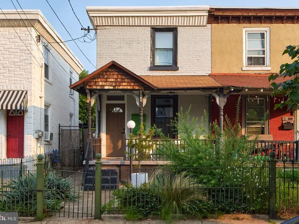 2618 Coral St, Philadelphia, PA 19125