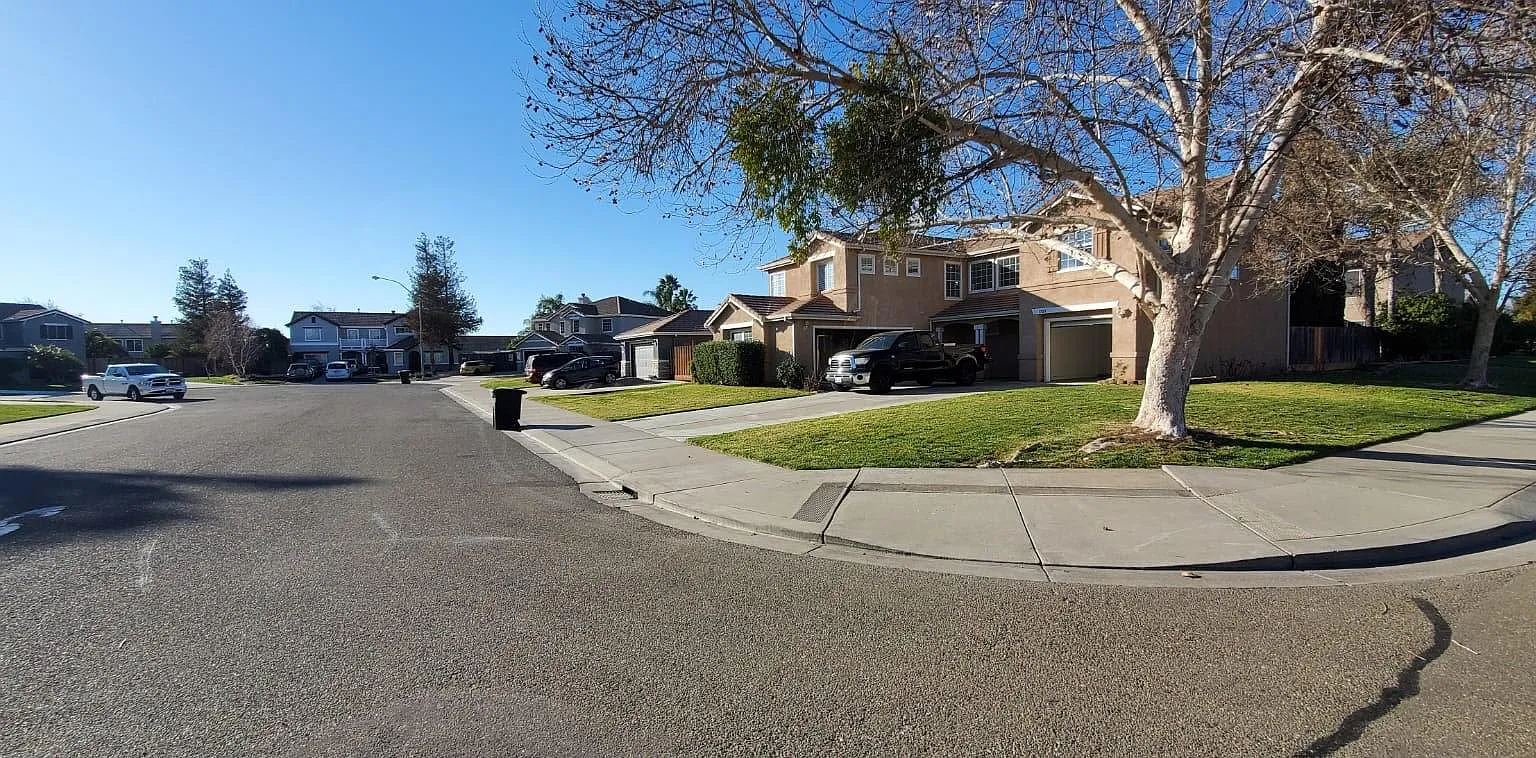 5 bed, 3061 sqft, $3,600 — Photo 2