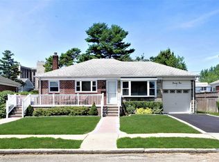 91 Rita Dr, East Meadow, NY 11554