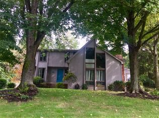 1821 Taper Dr, Pittsburgh, PA 15241