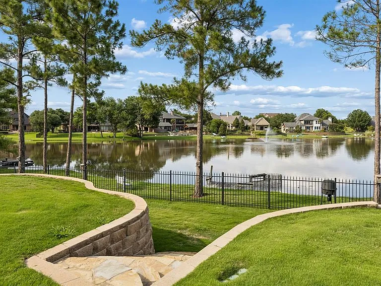 517 Pine Island Cir — Photo 39