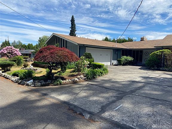 3rd image of 4005 San Mar Dr NE