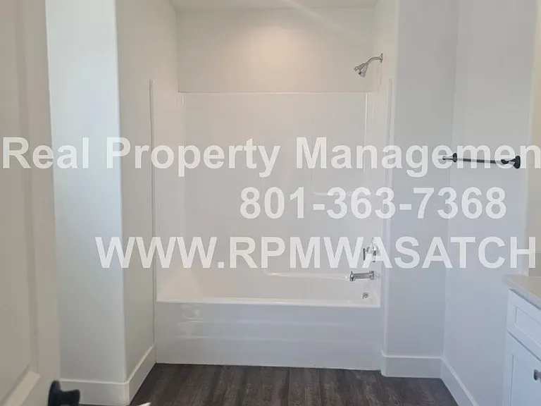 738 N 160 E — Photo 26
