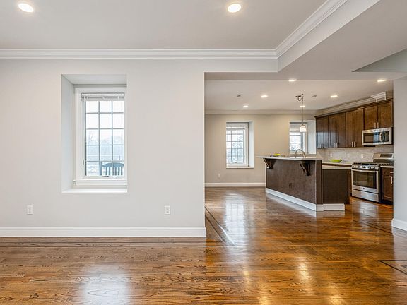 5th image of 2 Ashford Ave Unit 4B