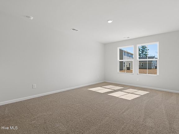5th image of 7091 Woodline Drive SW