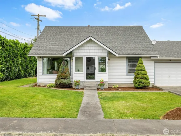 208 Harrison Street, Sumas, WA 98295