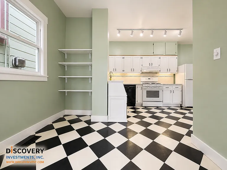 460 Stow Ave — Photo 23