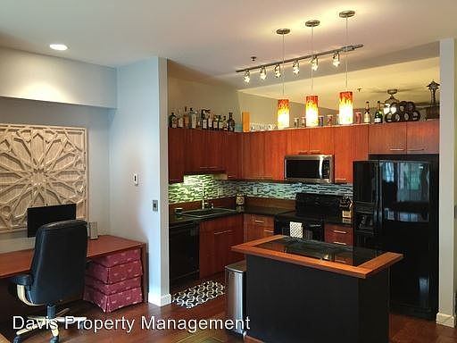 5th image of 526 1st Ave S APT 402