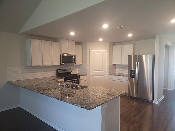 4th image of 6515 Encore Oaks