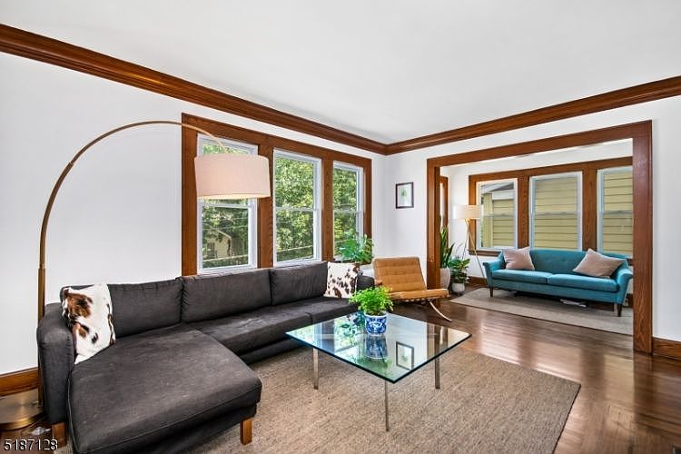 1st image of 12 Boyden Pkwy S Floor 1