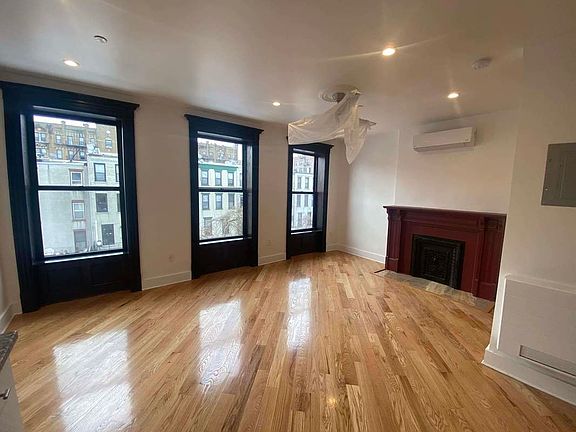 4th image of 1304 Dean St #2R