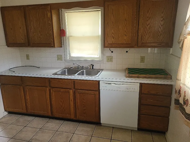 209 W Vine Ave — Photo 7