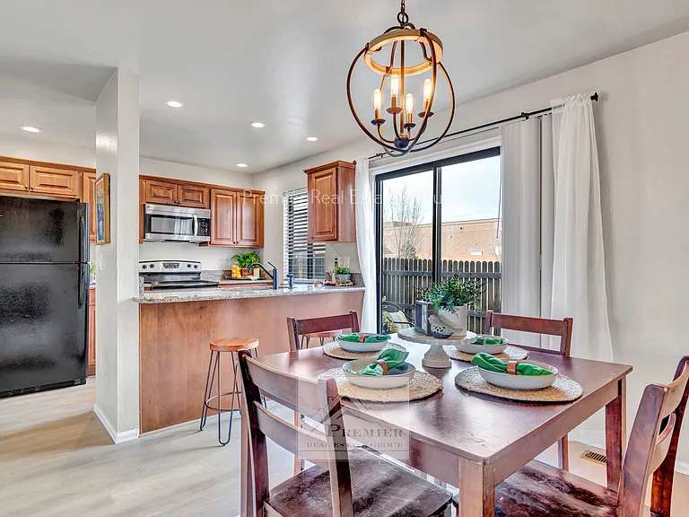 806 London Green Way — Photo 9