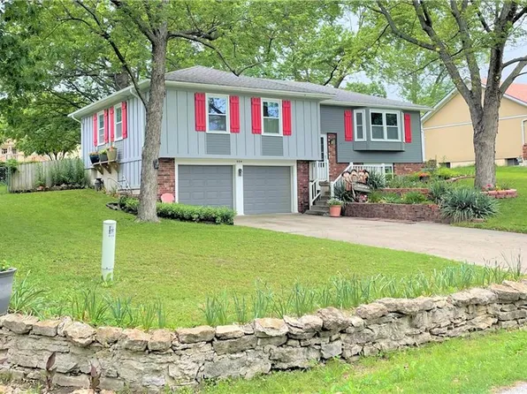 504 S Paola St, Paola, KS 66071