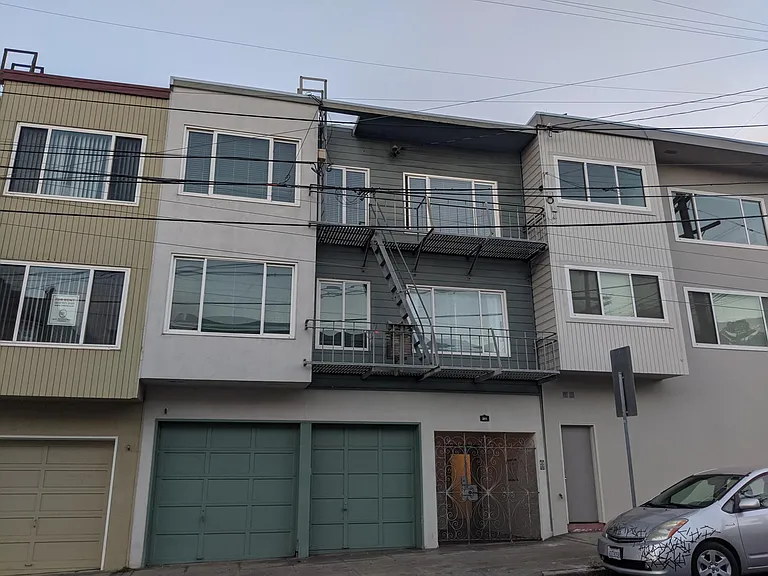 391 29th St — Photo 14