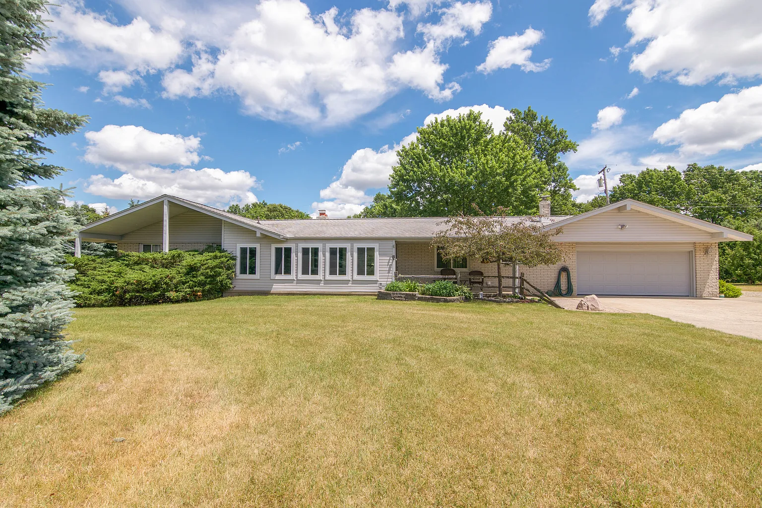 3301 Hickory Ridge Dr photo 1