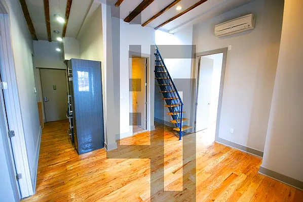 Rented by Loom Group | media 32