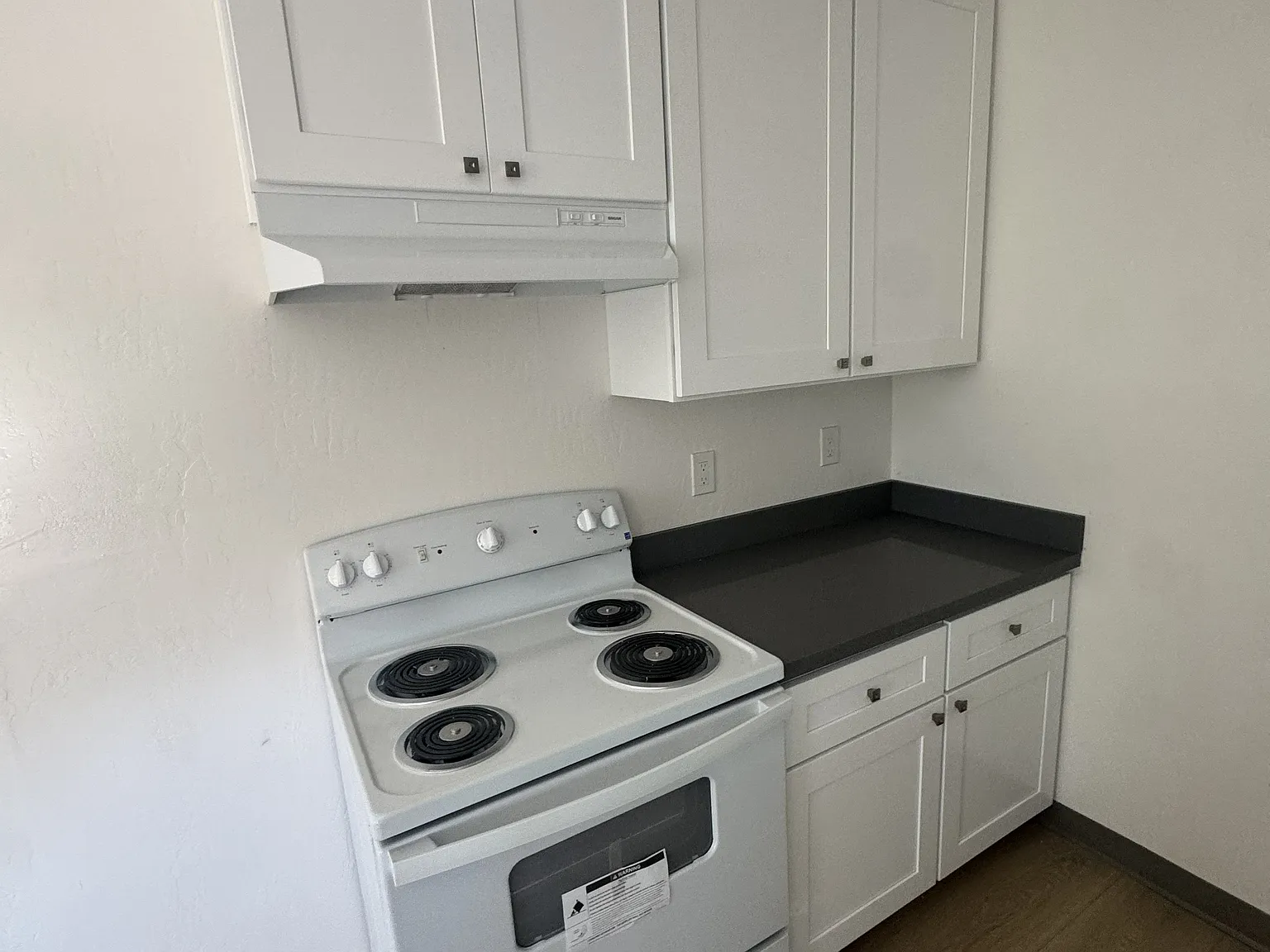 1 bed, 560 sqft, $2,037 — Photo 2