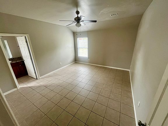 4th image of 1506 N Patriot