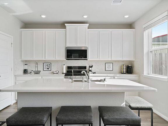 5th image of 5526 Holguin Hollow St