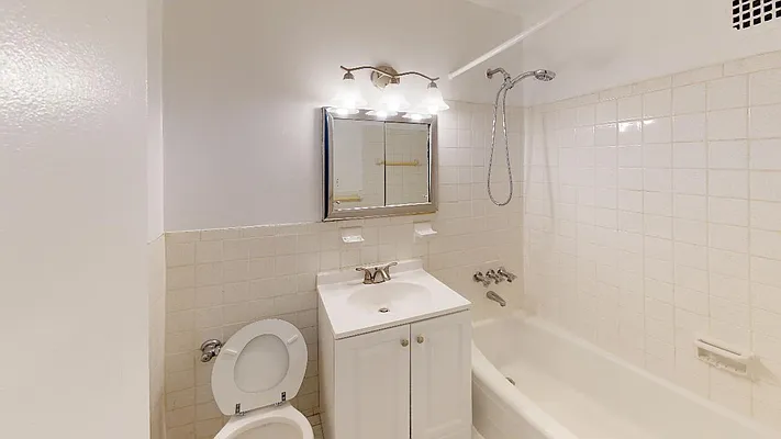 Rented by Metro Garden Realty NYC | media 14