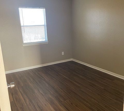 5th image of 307 Northern Dove Ln