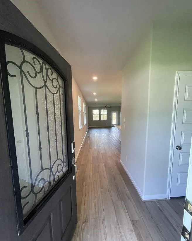 3 bed, 2.0 bath, 1467 sqft, $1,950 — Photo 3