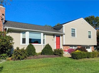 20 Glendale Cir, North Kingstown, RI 02852
