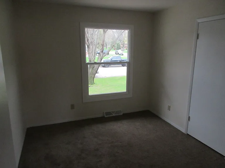 2805-2807 Iroquois Ct — Photo 5