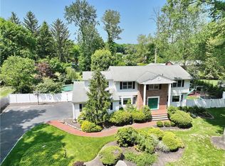 8 Balmoral Dr, New City, NY 10956