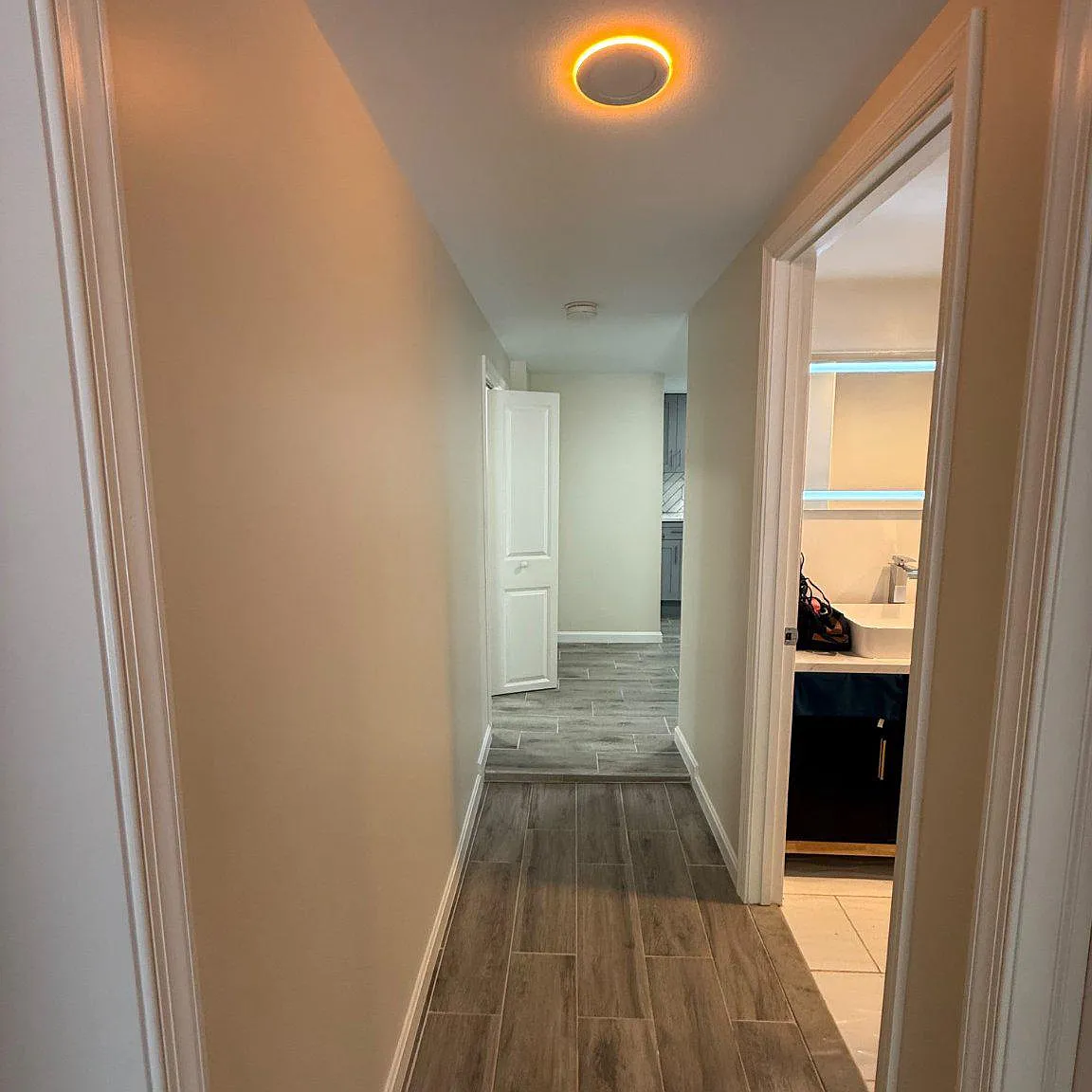 2 bed, 1.0 bath, 4026 sqft, $3,500 — Photo 3