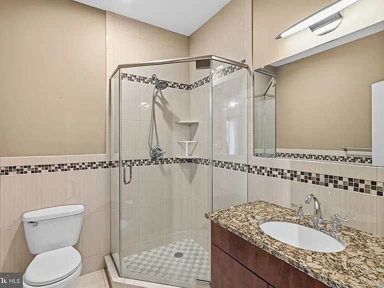 765 S 15th St — Photo 30